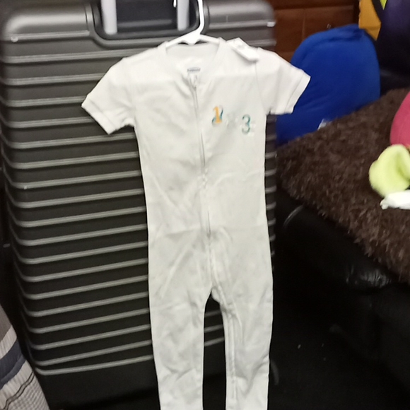 2 piece Toddler PJs - Picture 3 of 8